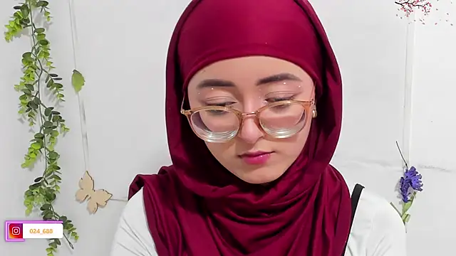 aysel elid online show from September 30, 9:20 pm