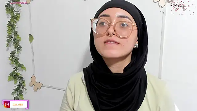 Snapshot of aysel_elid chatting on April 22, 11:50 pm aysel elid online show from April 22, 11:50 pm