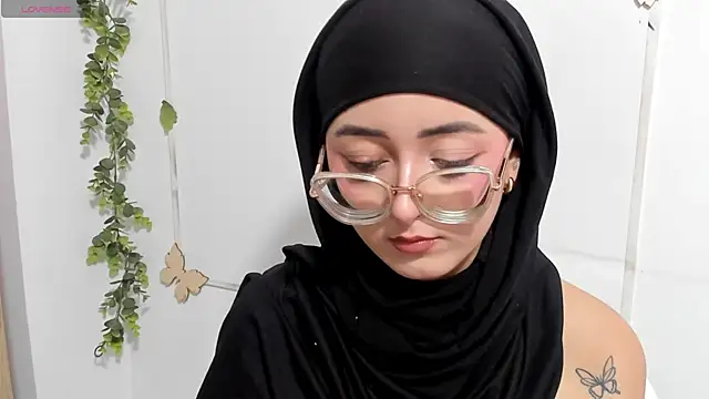 Snapshot of aysel_elid chatting on April 26, 11:02 pm aysel elid online show from April 26, 11:02 pm