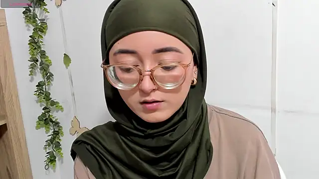Snapshot of aysel_elid chatting on June 20, 10:23 pm aysel elid online show from June 20, 10:23 pm