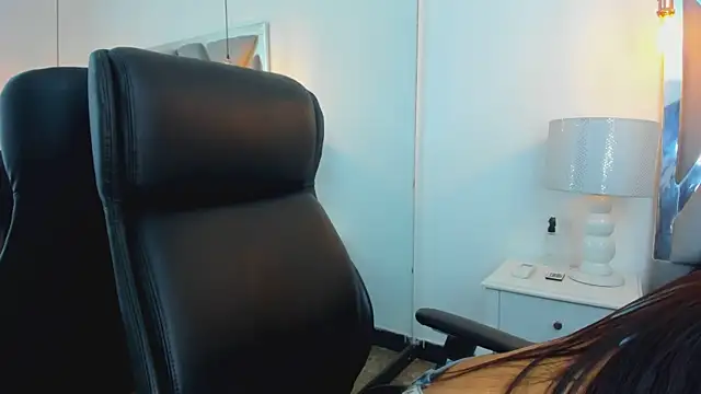 ChloeHarper  online show from October 15, 1:22 pm