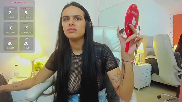 ChloeHarper  online show from November 25, 1:00 pm