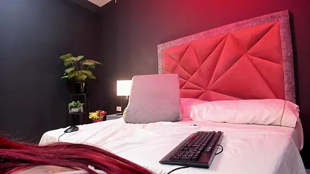 Snapshot of mia_milff chatting on January 6, 1:53 am mia milff online show from January 6, 1:53 am