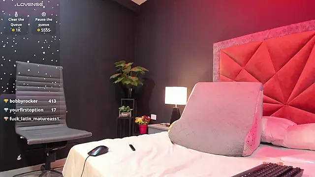 Snapshot of mia_milff chatting on January 30, 10:08 pm mia milff online show from January 30, 10:08 pm