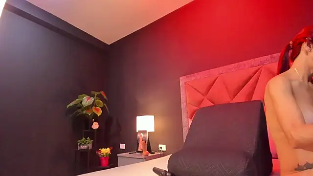 Snapshot of mia_milff chatting on October 22, 7:02 pm mia milff online show from October 22, 7:02 pm