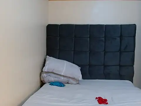 Snapshot of Kimberllie_s chatting on December 5, 7:16 am Kimberllie s online show from December 5, 7:16 am