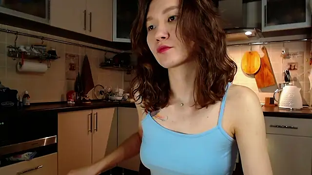 Kelly Yon online show from January 7, 9:14 pm