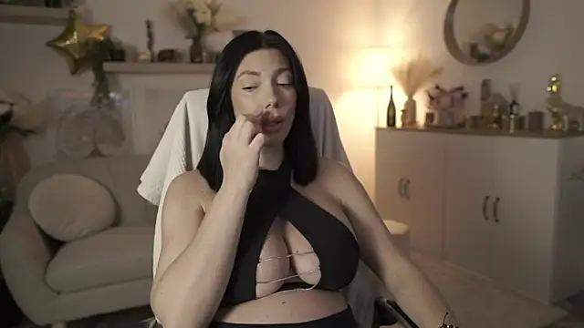 ViviRuth online show from October 23, 11:09 am