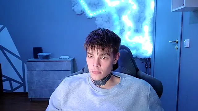 DENIS HERE online show from December 1, 4:29 pm