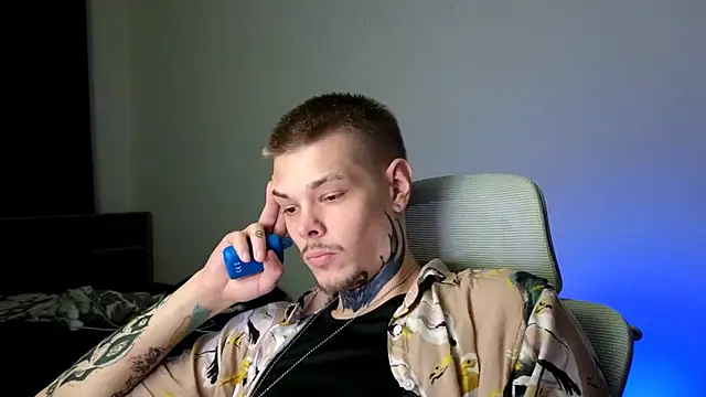 DENIS HERE online show from June 10, 7:02 pm