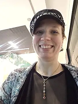 Exhibitionsplit online show from December 18, 12:55 pm