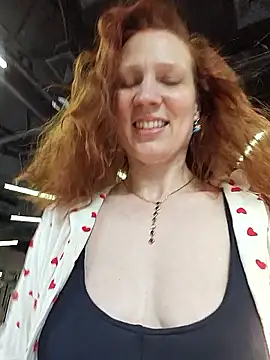 Exhibitionsplit online show from May 24, 3:06 pm