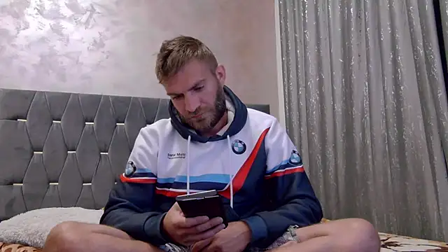 10in deluxe online show from November 10, 8:35 am