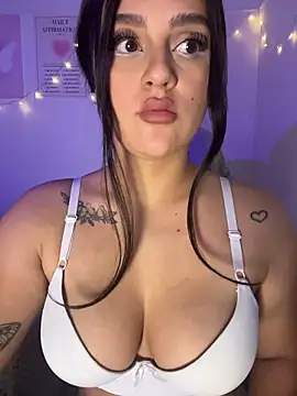 violet-333 online show from February 17, 4:57 pm