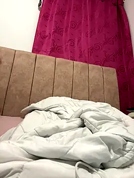 Snapshot of cristel_17 chatting on December 9, 1:40 am cristel 17 online show from December 9, 1:40 am
