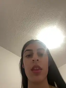 Snapshot of cristel_17 chatting on December 19, 10:21 pm cristel 17 online show from December 19, 10:21 pm