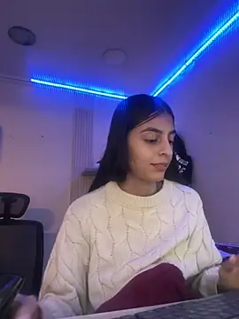 Snapshot of cristel_17 chatting on January 9, 5:44 am cristel 17 online show from January 9, 5:44 am
