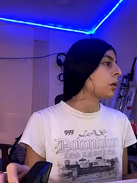 Snapshot of cristel_17 chatting on September 23, 3:42 am cristel 17 online show from September 23, 3:42 am