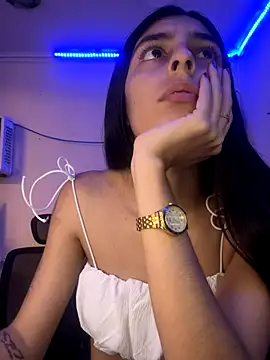 Snapshot of cristel_17 chatting on December 20, 3:02 am cristel 17 online show from December 20, 3:02 am