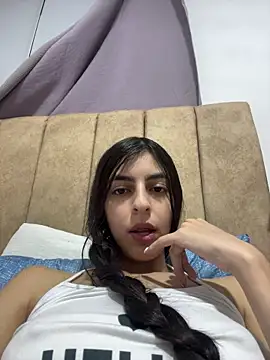 Snapshot of cristel_17 chatting on January 14, 10:58 pm cristel 17 online show from January 14, 10:58 pm