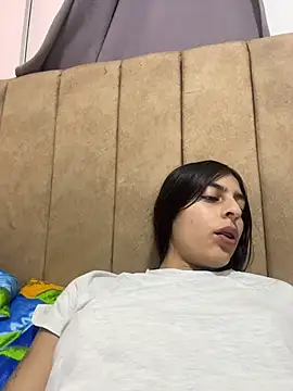 Snapshot of cristel_17 chatting on February 4, 4:57 pm cristel 17 online show from February 4, 4:57 pm