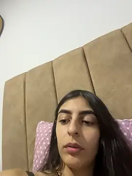 Snapshot of cristel_17 chatting on June 6, 8:57 pm cristel 17 online show from June 6, 8:57 pm