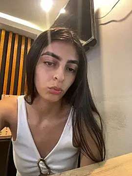Snapshot of cristel_17 chatting on June 7, 9:40 pm cristel 17 online show from June 7, 9:40 pm
