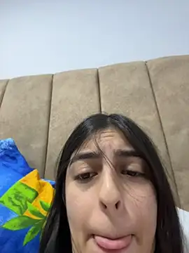 Snapshot of cristel_17 chatting on June 23, 11:47 pm cristel 17 online show from June 23, 11:47 pm