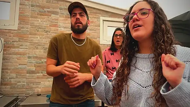 Snapshot of barfantasy chatting on February 2, 9:52 am barfantasy online show from February 2, 9:52 am