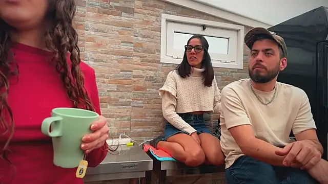 Snapshot of barfantasy chatting on March 1, 10:28 am barfantasy online show from March 1, 10:28 am