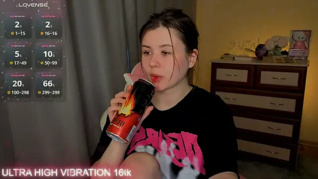 cutie mili online show from March 23, 1:26 pm