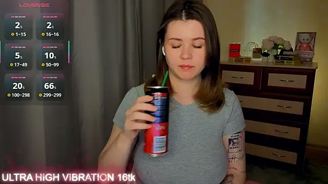 cutie mili online show from April 27, 9:18 am