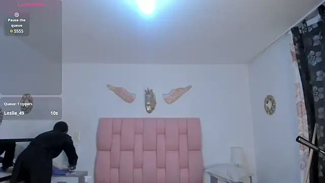 Snapshot of VeronikaOlsen chatting on December 22, 11:09 pm VeronikaOlsen online show from December 22, 11:09 pm