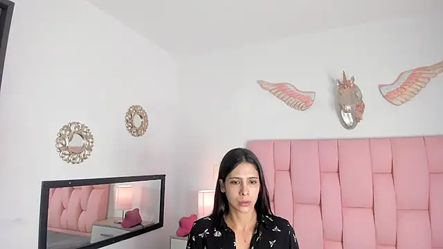 Snapshot of VeronikaOlsen chatting on December 25, 12:37 pm VeronikaOlsen online show from December 25, 12:37 pm