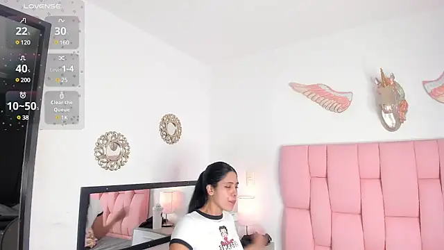 Snapshot of VeronikaOlsen chatting on January 2, 12:24 pm VeronikaOlsen online show from January 2, 12:24 pm