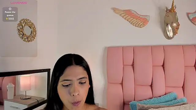 Snapshot of VeronikaOlsen chatting on January 8, 10:37 pm VeronikaOlsen online show from January 8, 10:37 pm
