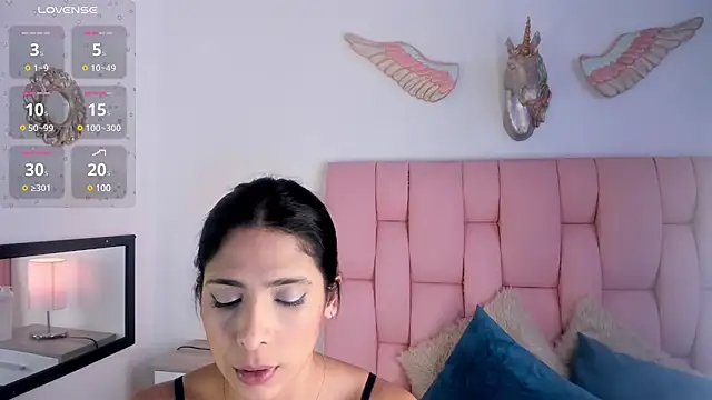Snapshot of VeronikaOlsen chatting on February 1, 3:39 pm VeronikaOlsen online show from February 1, 3:39 pm