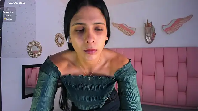Snapshot of VeronikaOlsen chatting on March 18, 12:36 pm VeronikaOlsen online show from March 18, 12:36 pm