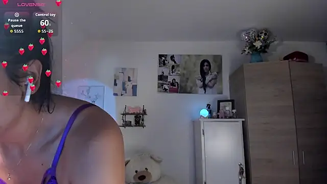 Snapshot of VeronikaOlsen chatting on September 22, 12:29 pm VeronikaOlsen online show from September 22, 12:29 pm