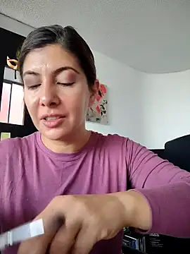 scarlett moore online show from December 17, 12:44 pm