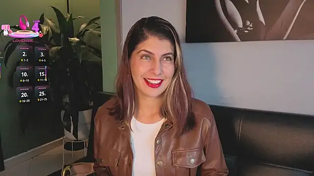 Snapshot of scarlett_moore chatting on April 17, 4:32 pm scarlett moore online show from April 17, 4:32 pm