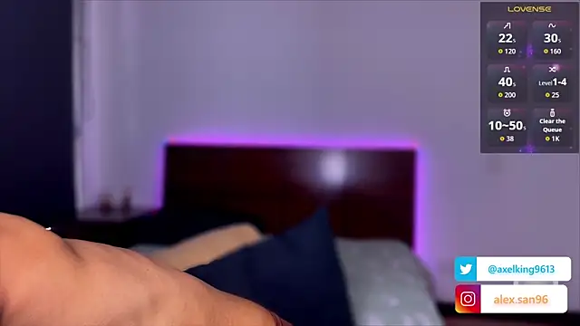 AxelKing1326 online show from October 13, 4:29 pm