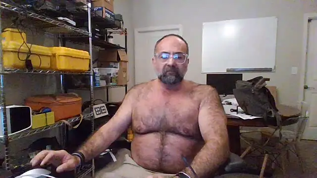 Snapshot of chainjulious chatting on December 9, 10:41 pm chainjulious online show from December 9, 10:41 pm