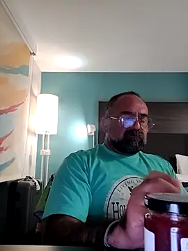 Snapshot of chainjulious chatting on February 27, 9:32 am chainjulious online show from February 27, 9:32 am