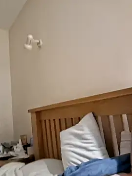 Snapshot of jonjoey123 chatting on December 17, 8:09 am jonjoey123 online show from December 17, 8:09 am