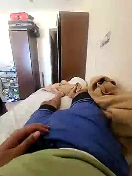 Snapshot of DesiRocco7 chatting on November 1, 8:05 am DesiRocco7 online show from November 1, 8:05 am