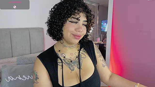 foxxy-lov3 online show from November 18, 12:53 pm