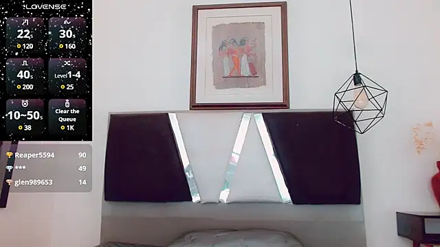 hilary rodriguez online show from December 12, 10:52 pm