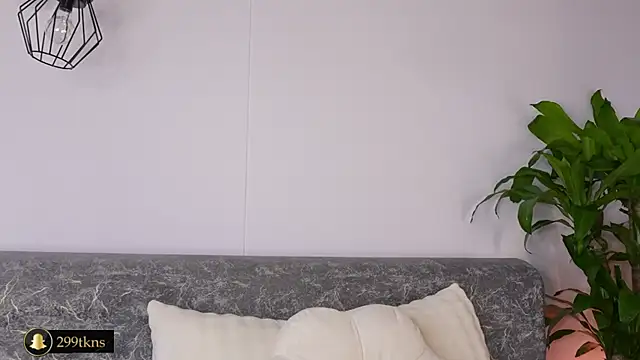 katie cruz online show from October 31, 11:11 am