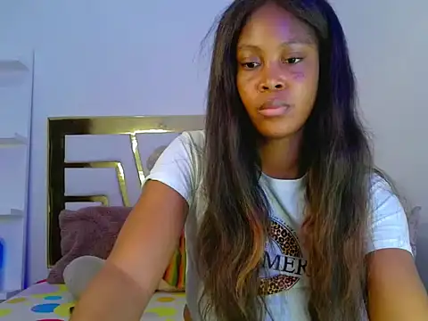 Snapshot of DayanaWood chatting on November 11, 2:39 pm DayanaWood online show from November 11, 2:39 pm